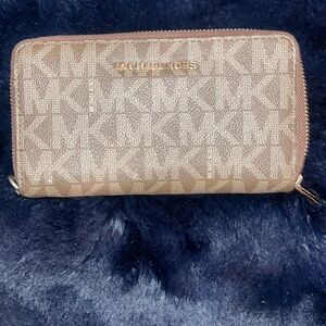 Michael kohrs large logo continental Wallet